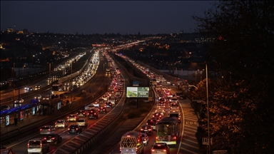 İstanbul'da akşam saatlerinde trafik yoğunluğu yüzde 72'ye çıktı