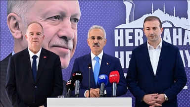 Ulaştırma ve Altyapı Bakanı Uraloğlu AK Parti Adalar İlçe Başkanlığı'nda konuştu