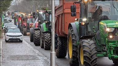 Fransa'da AB-MERCOSUR ticaret anlaşmasına karşı çıkan çiftçiler eylemde