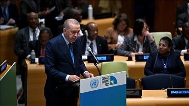 Erdogan: Renforcer la coopération avec la France dans les domaines du commerce, de l'énergie et de la défense