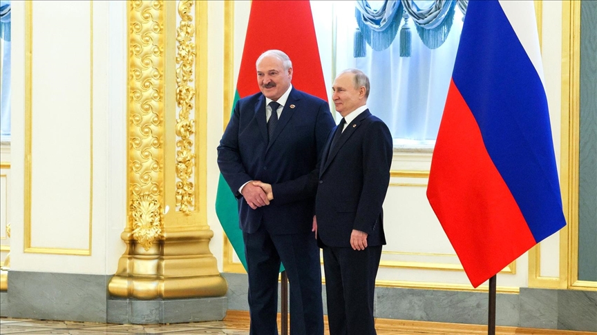 Belarus' Lukashenko, Putin seal 5-year gas deal after lengthy Kremlin talks