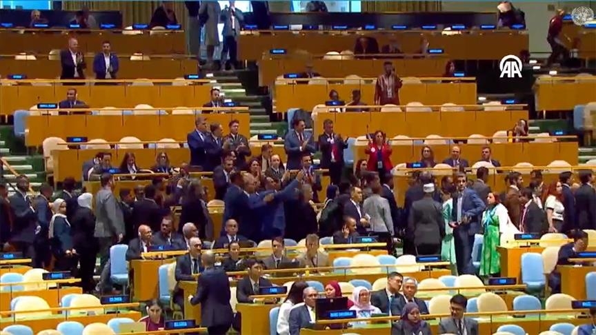Shumica e vendeve largohen nga seanca e Asamblesë së Përgjithshme të OKB-së para fjalimit të Netanyahut