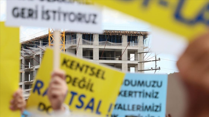 İzmir'deki kentsel dönüşüm hak sahipleri mağduriyetlerinin giderilmesini istiyor