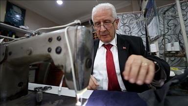 Kırklarelili terzi yarım asırdan fazladır elinden iğne ve ipliği düşürmüyor