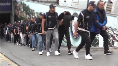 Yabancılara usulsüz vatandaşlık kazandıran suç örgütüne yönelik operasyonda yakalanan 113 şüpheli adliyede