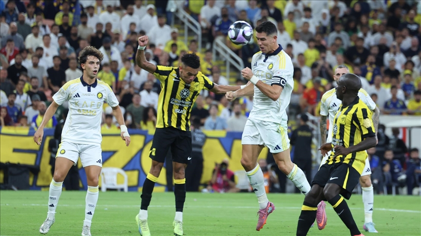 قدم.. النصر يحسم "الكلاسيكو" أمام الاتحاد وينتزع الصدارة