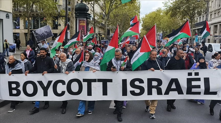 Gaza : Manifestation à Paris contre le "génocide" et pour la Flottille Sumud