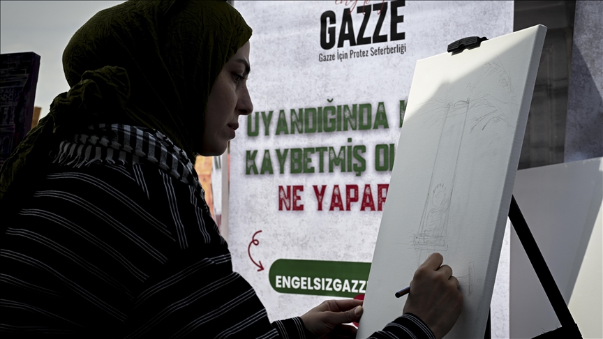 "Engelsiz Gazze" projesi kapsamında sanatla dayanışma etkinliği düzenlendi "Engelsiz Gazze" projesi kapsamında sanatla dayanışma etkinliği düzenlendi