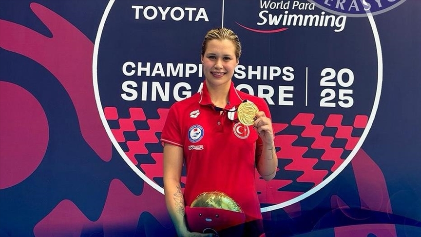 Milli para yüzücü Defne Kurt'tan 5. dünya şampiyonluğu