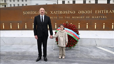 Azerbaycan, Gence'de Ermenistan'ın saldırısına hedef olan sivil alana anıt park inşa etti