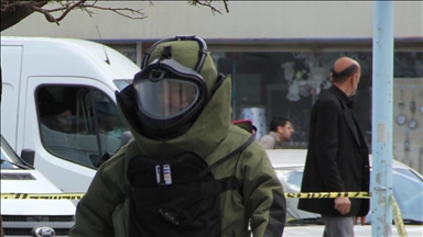 Bomb disposal expert wounded while defusing device in Syrian capital