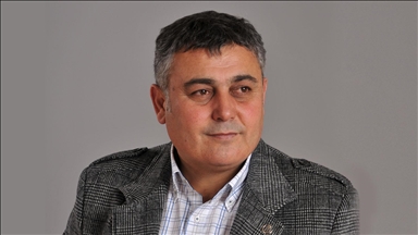 Antalya'nın Aksu ilçesi Belediye Başkanı İsa Yıldırım, CHP'den istifa ettiğini açıkladı