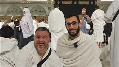 Adana'da görevli imam Down sendromlu Yavuz'un umre hayalini gerçeğe dönüştürdü