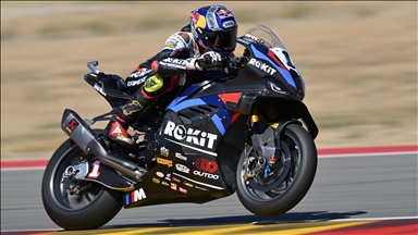 Toprak Razgatlıoğlu Superbike İspanya ayağının ilk yarışını kazandı