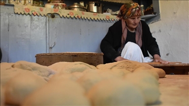 Gümüşhane'de kadınların kışlık yiyecek mesaisi başladı