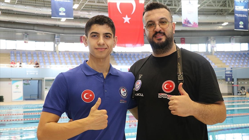 İşitme engelli milli yüzücü olimpiyatlarda "ses" getirmek istiyor