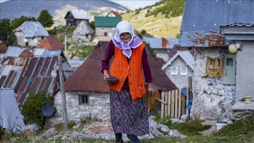 Bosansko selo Lukomir, dragulj Bjelašnice i mjesto gdje se "dodiruju" planine i nebo 