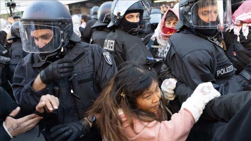 Policia e Berlinit arreston me dhunë protestues pro Palestinës