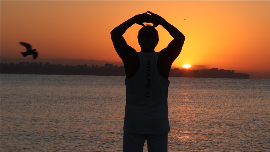 "Gjyshi Herkul", shembull për të rinjtë me pasionin e tij për sportin