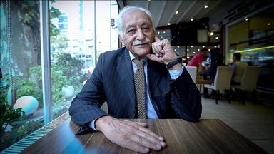 Türk Edebiyatının Milli Sesi: Yavuz Bülent Bakiler