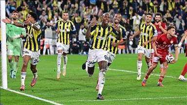 Fenerbahçe Kadıköy’de Antalyaspor’u 2-0 mağlup etti