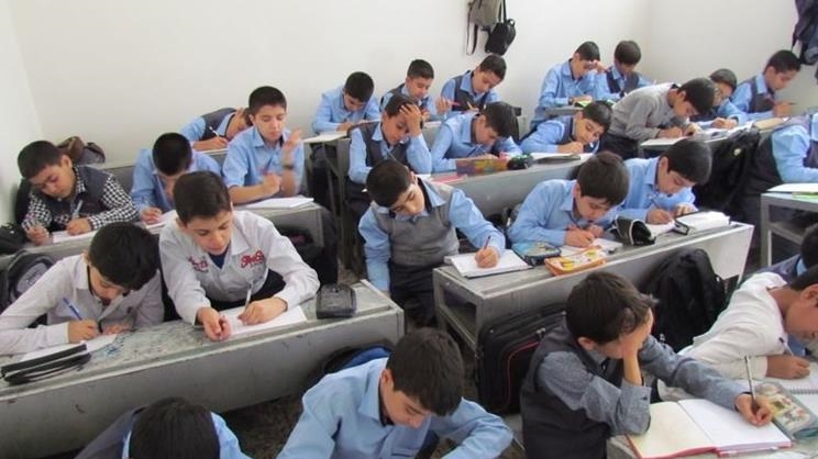زمان واقعی آموزش در ایران به دلیل تعطیلی‌‎های مکرر کاهش یافته است