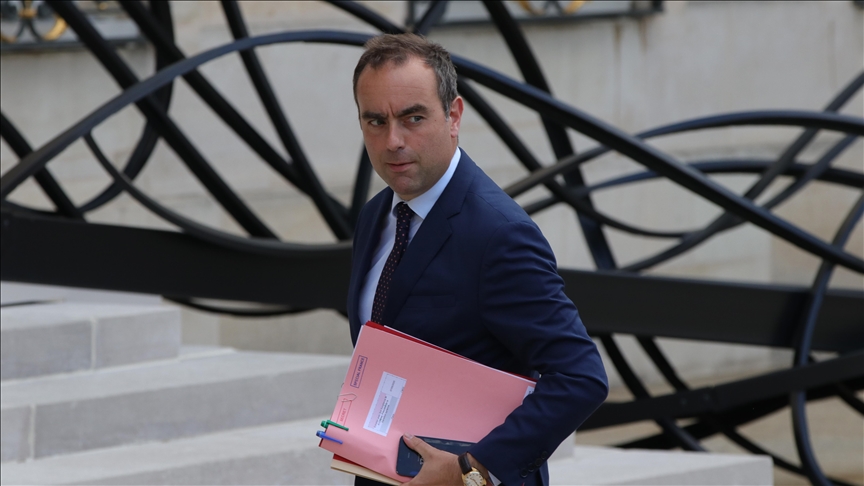 Complaint filed against French premier over alleged false claim of law degree