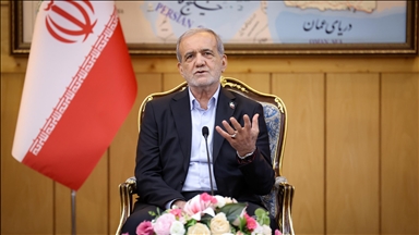 Pezeshkian optužio SAD da sprečava Iran da "stane na vlastite noge"
