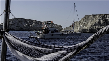 International aid flotilla nearing Gaza in bid to break Israeli siege