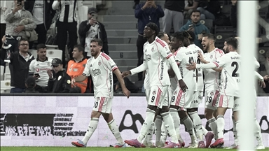 Beşiktaş 3 puanı 3 golle aldı