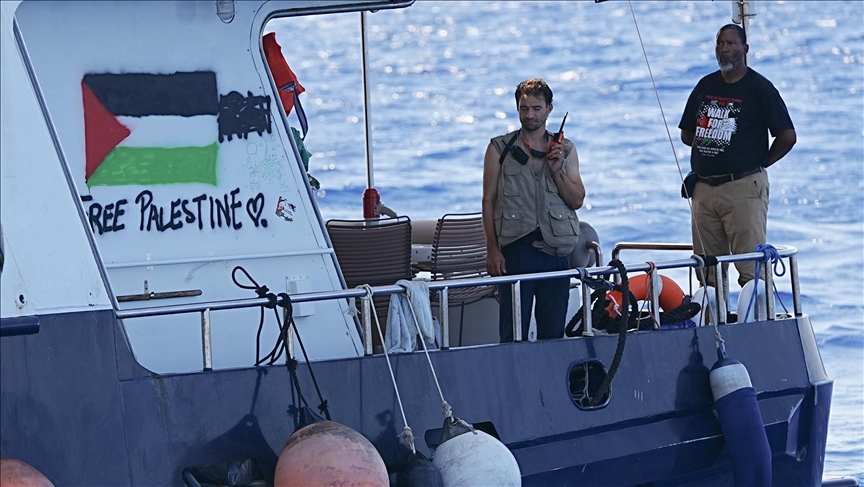 Gaza flotilla activists stick to nonviolence as Israel readies interception
