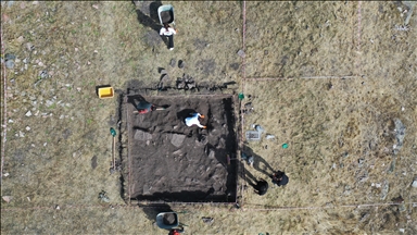 Archaeologists research 3,500-year-old history at castle ruins in northeastern Türkiye