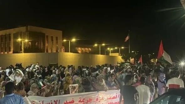 نواكشوط.. نواب موريتانيون يتظاهرون دعما لأسطول الصمود العالمي