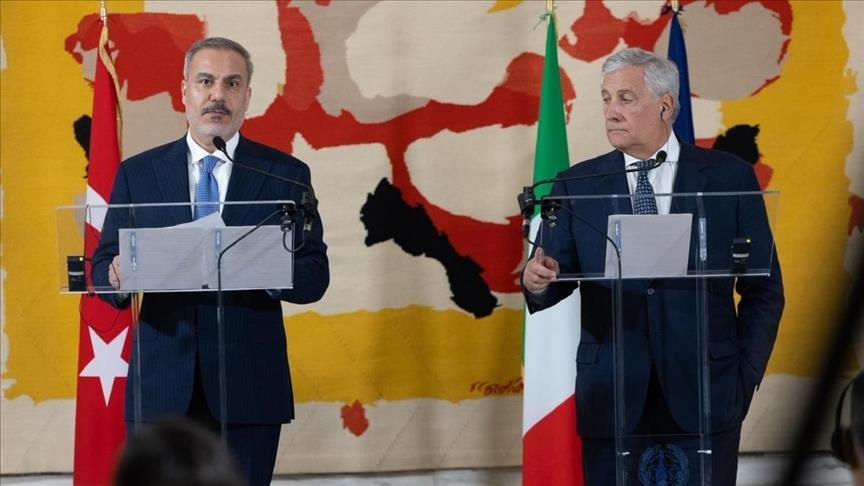 وزيرا خارجية تركيا وإيطاليا يبحثان سبل وقف إطلاق النار بغزة