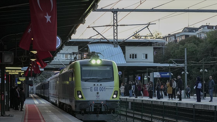 Paris'ten yola çıkan Orient Express, yılın ikinci seferi için İstanbul'a geldi
