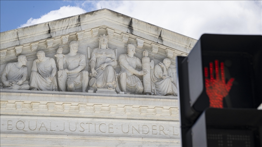 US Supreme Court prevents Trump from firing fed governor for now