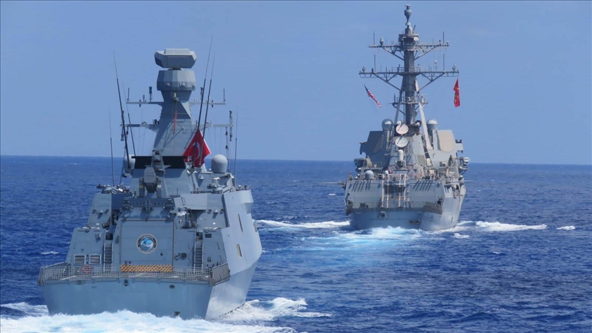 MSB: Doğu Akdeniz'deki insani yardım faaliyetleri kapsamında 11 kişi tahliye edildi