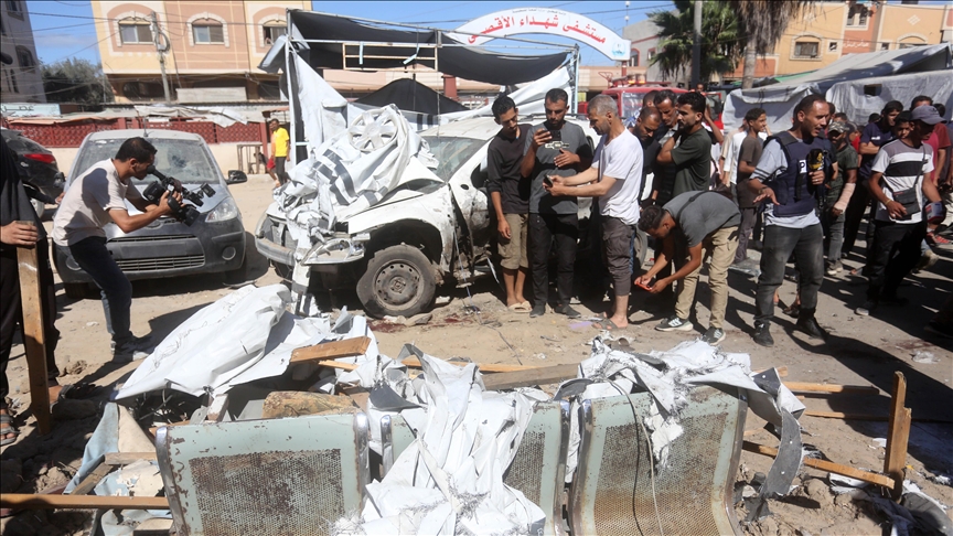 حكومة غزة: قصف إسرائيلي يصيب فلسطينيين ويهدد حياة 70 صحفيا بمشفى