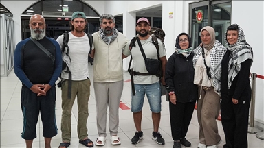 Küresel Sumud Filosu'nda arızalanan teknedeki 7 aktivist TCG Gediz fırkateyniyle tahliye edildi