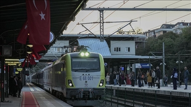 Paris'ten yola çıkan Orient Express, yılın ikinci seferi için İstanbul'a geldi