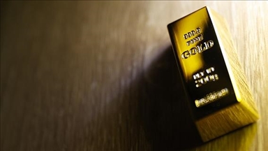 Gold prices hit new record level amid US government shutdown