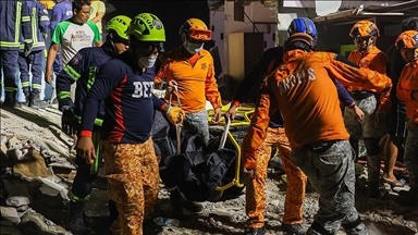 Filipinler'de yaşanan 6,9 büyüklüğündeki depremde hayatını kaybedenlerin sayısı 72'ye çıktı