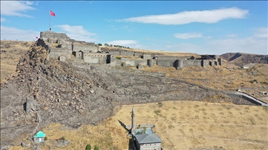 Kars Kalesi ihtişamıyla bin yıldır geçmişin izlerini taşıyor