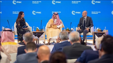 السعودية.. جلسة حوارية تبحث مسارات السلام بالمنطقة ووقف معاناة غزة