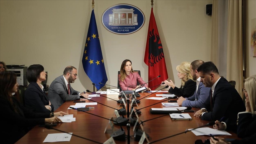 Shqipëri, konstituohet Komisioni për të Drejtat e Njeriut dhe Mjetet e Informimit Publik