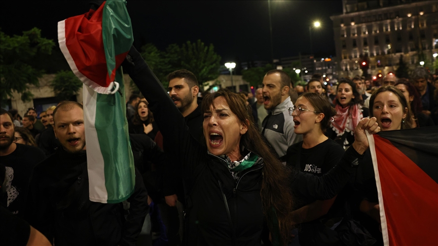 اليونان.. عمال ميناء يحتجون ضد هجوم إسرائيل على "أسطول الصمود"