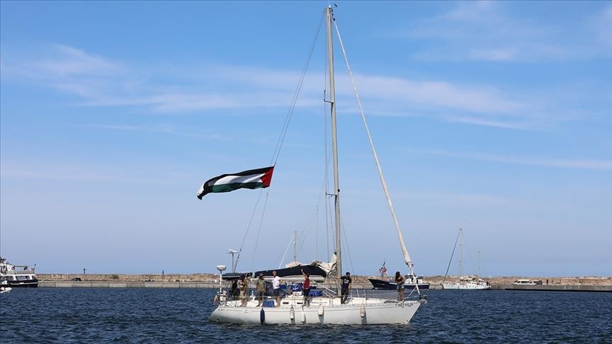 ناشطون بـ"أسطول الصمود" محتجون في إسرائيل يضربون عن الطعام