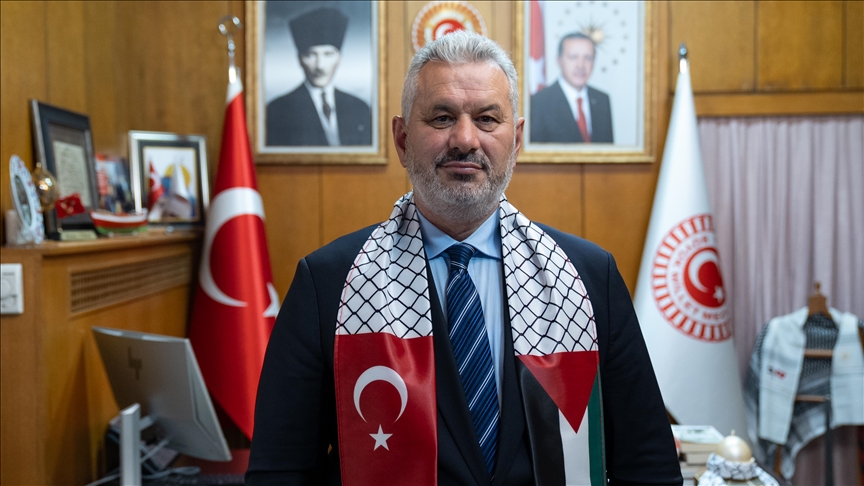 AK Parti'li Turan, İsrail'in Küresel Sumud Filosu'na saldırısına tepki için teknelerin Karadeniz'e açılacağını bildirdi