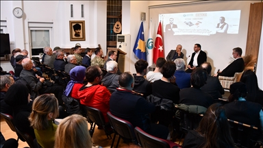 Kosovë, mbahet paneli me titull "U ndamë në letër, po bashkohemi në letër"