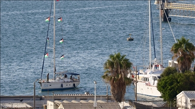 Të ndaluarit e Flotiljes Globale "Sumud" nisin grevë urie pas sulmit izraelit ndaj anijeve